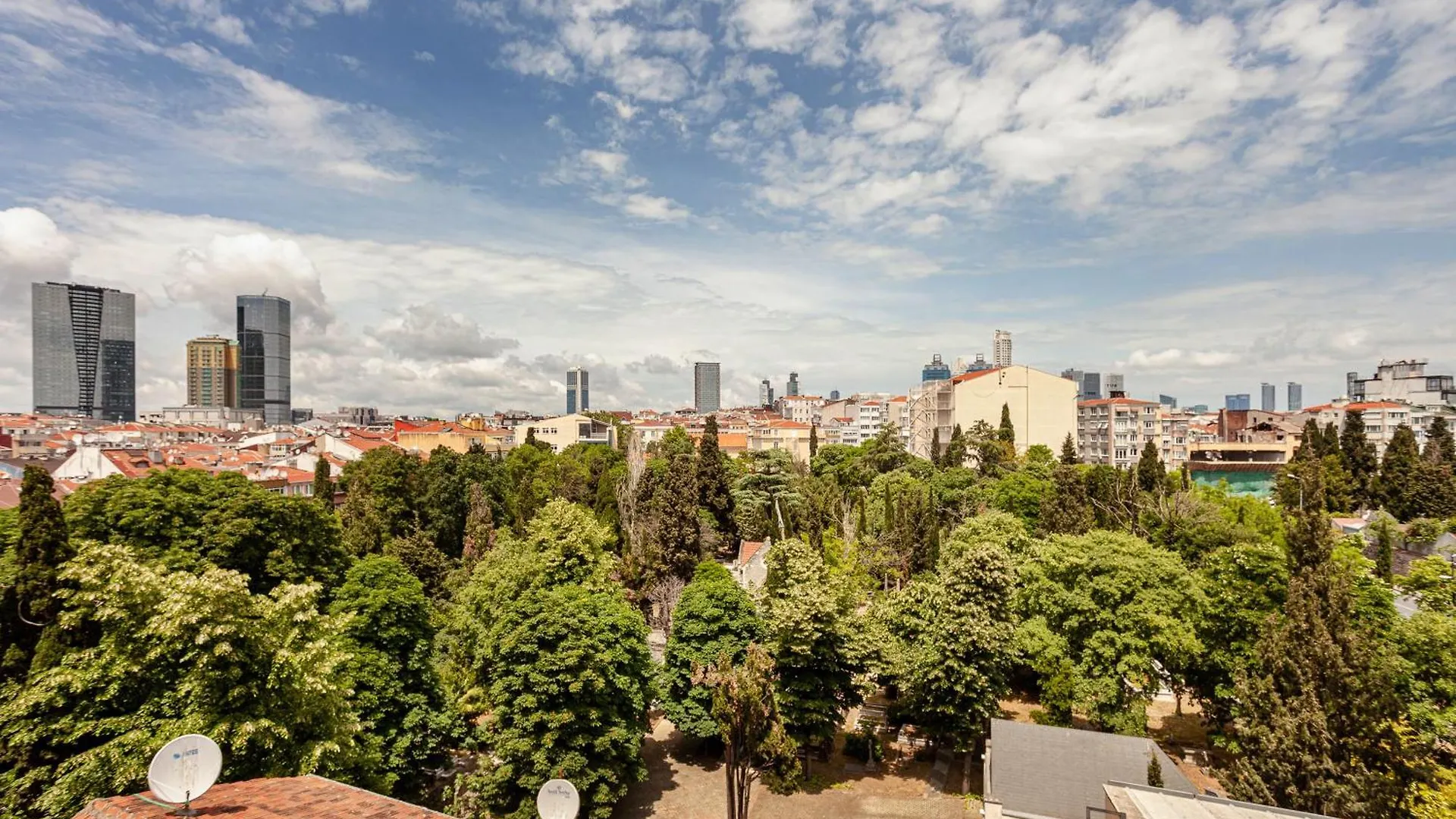 Charming Spacious 4 Big Rooms With Sweet King Beds Istanbul