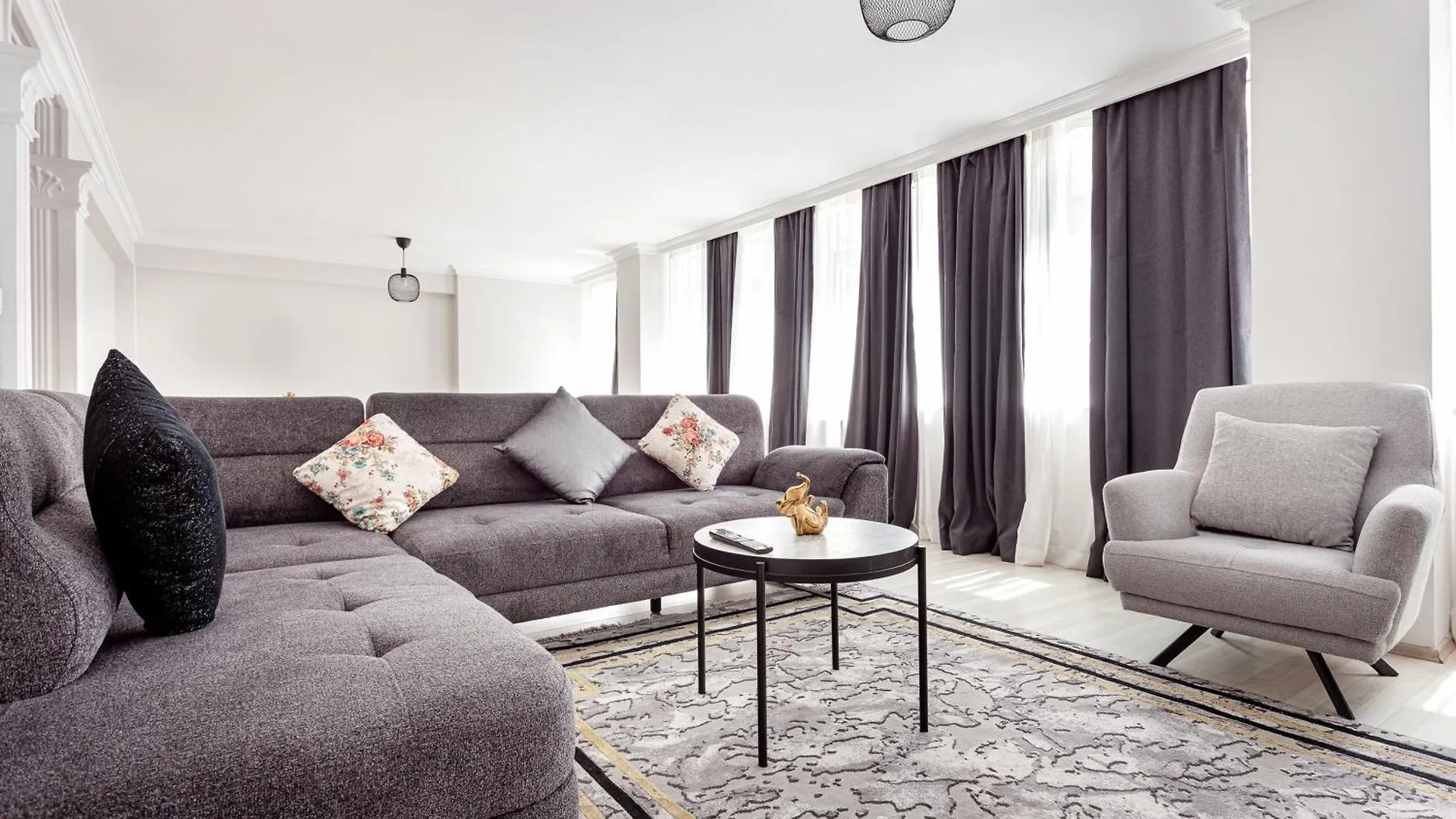 Charming Spacious 4 Big Rooms With Sweet King Beds Istanbul Apartament