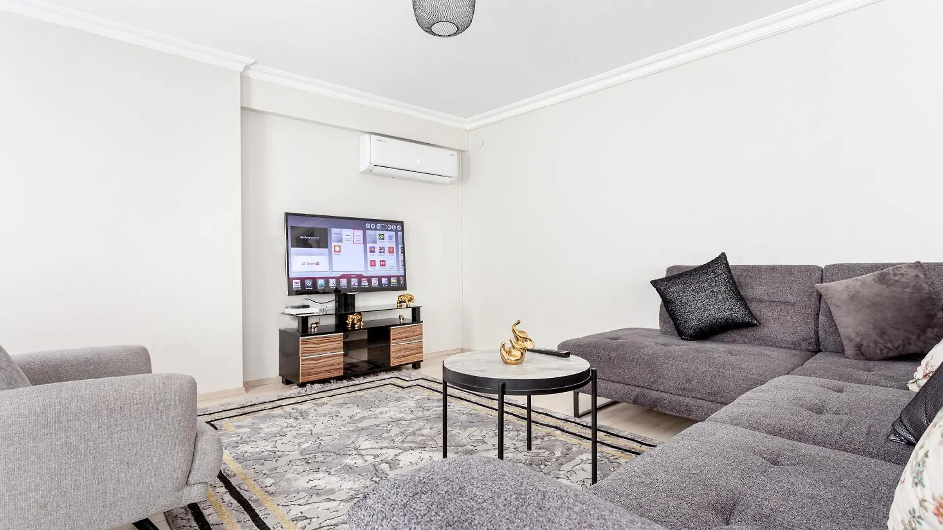 Charming Spacious 4 Big Rooms With Sweet King Beds Istanbul Apartament
