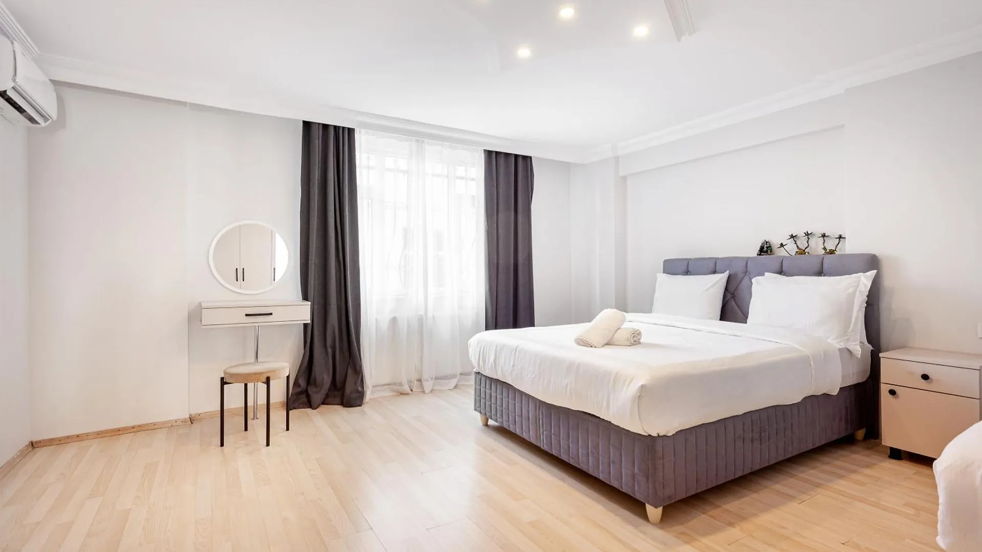 Charming Spacious 4 Big Rooms With Sweet King Beds Istanbul